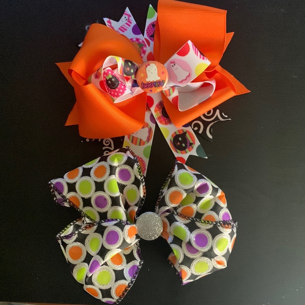 Halloween hair bows on alligator clip. Set‎ of 2 bows.